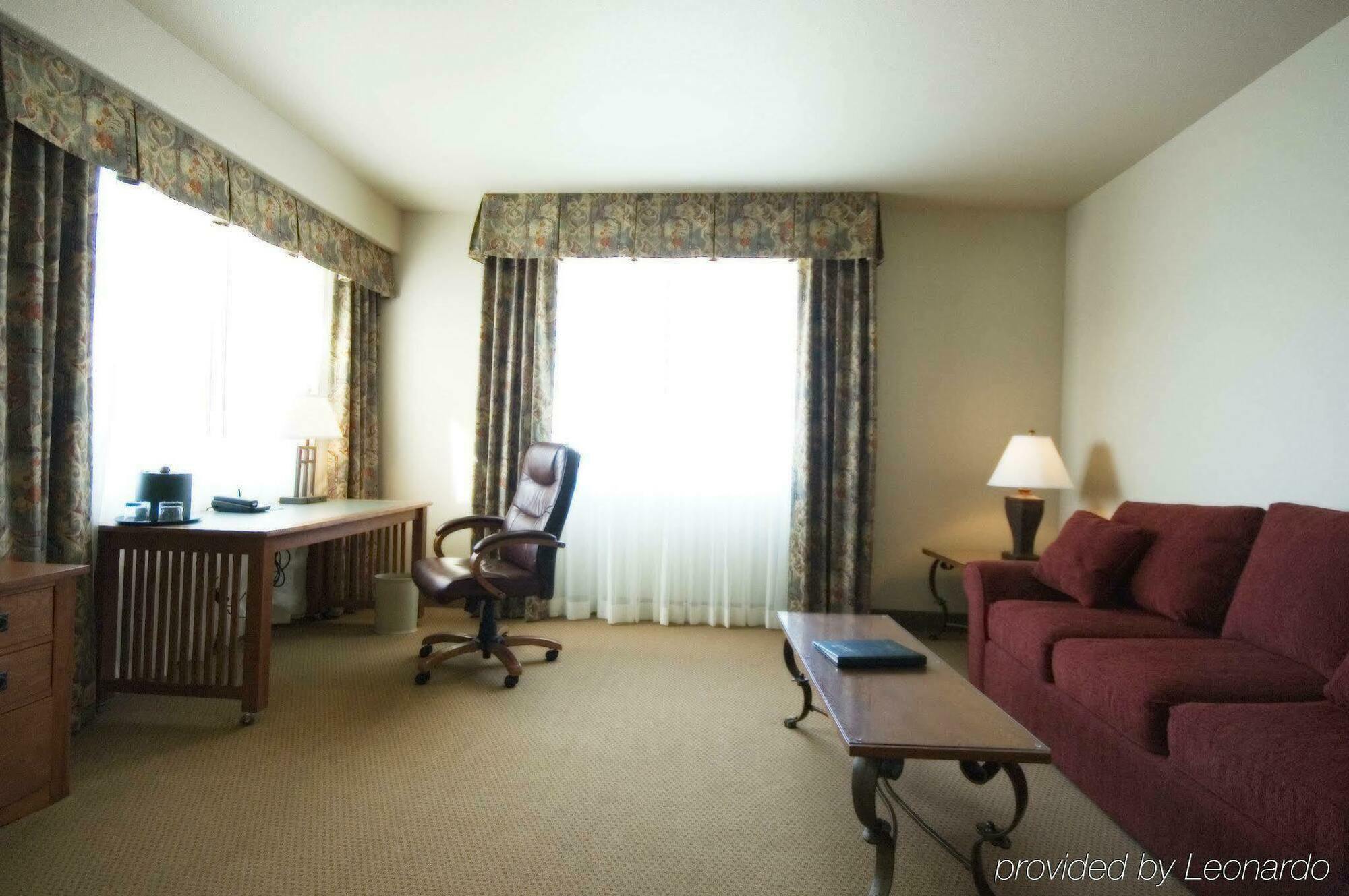 Hilton Garden Inn San Luis Obispo/Писмо Бич Номер фото